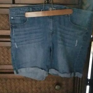 Jennifer Lopez jean shorts